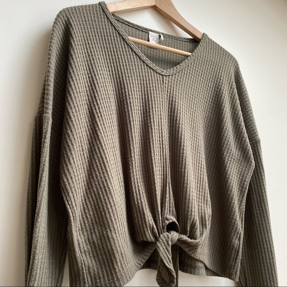 Knotted waffle top
